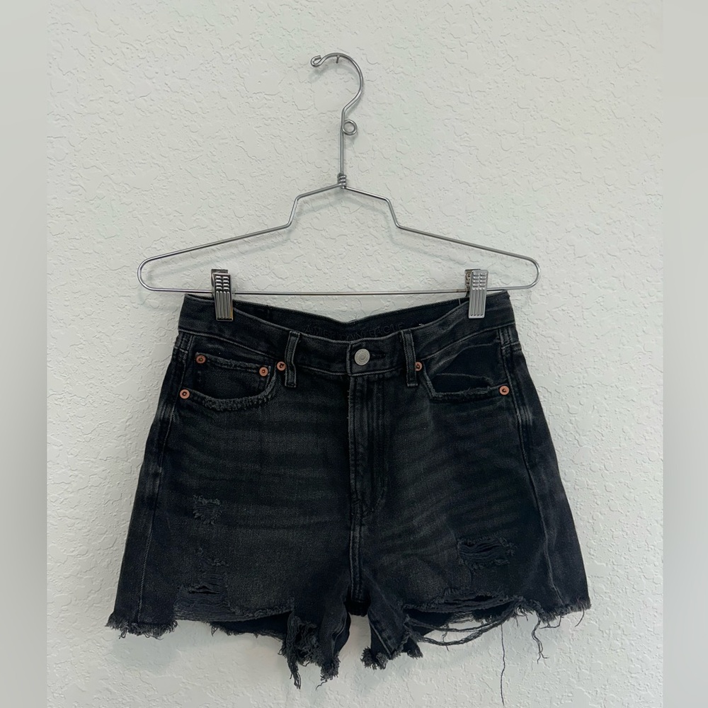Black shorts / American Eagle / Size 4 W